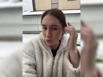 Bongacams Adult Video Chat of CurvyWoman-