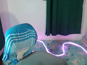 Enchantressxxshaira from bongacams