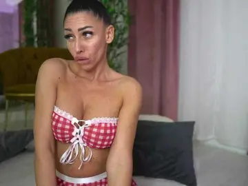 Bongacams Sex Cam of MyaBlack