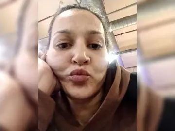 karolinahotbaby from bongacams