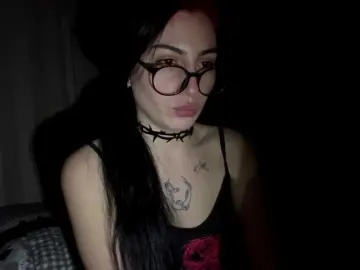 RadiantLuna from bongacams