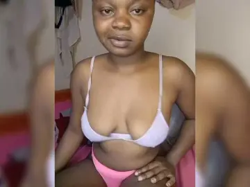 Crazymaya from bongacams