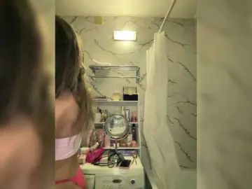 Bongacams Nude Webcam of GoldPussy69