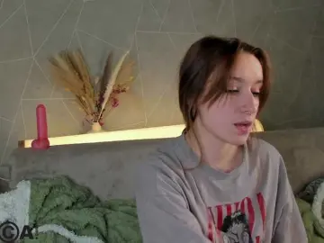 Hi-Karu from bongacams