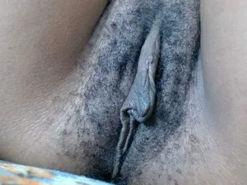 Bongacams Free Porn Cam of Skinybitchx