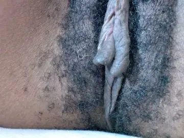 Bongacams Sex Cam of Skinybitchx