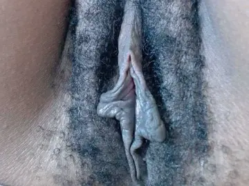 Bongacams Sex Cam of Skinybitchx