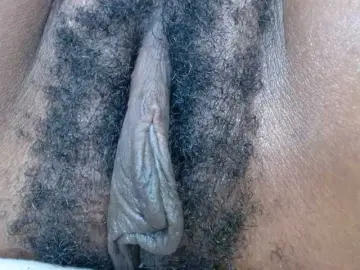 Bongacams Sex Cam of Skinybitchx