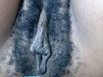 Bongacams Watch Live Sex Cams of Skinybitchx