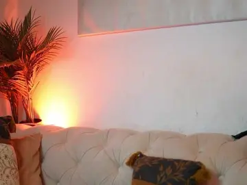 Bongacams Private Sex Chat of AileenKiss