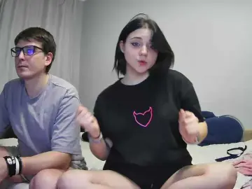 TopTwee from bongacams