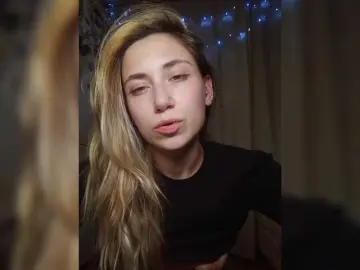 Bongacams Watch Live Sex Cams of SurfinBird