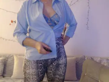 Bongacams Live Sex Cam of goodSnowQueen