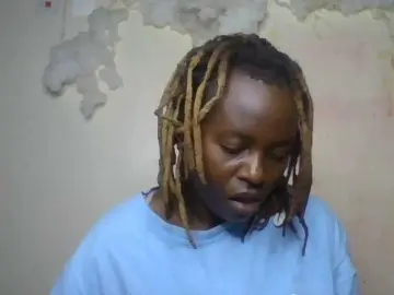 Bongacams Nude Webcam of freakcurvy8