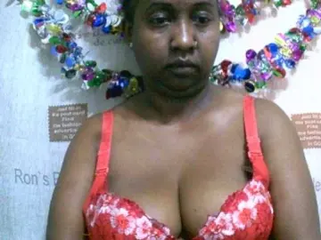 Sylivinaahh from bongacams