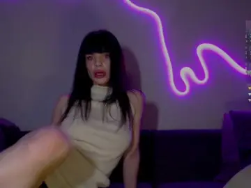 Bongacams Best Webcam of KinaGlow