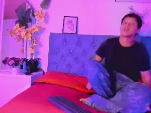 Cam4 Nude Webcam of Alex_DuMontt