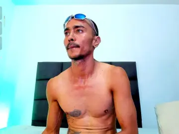 Cam4 Live Porn of hotlittlepiggy1