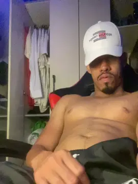 Cam4 Live Sex of Gabo_bahia22