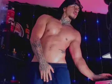 Cam4 Nude Webcam of thebeastmaster