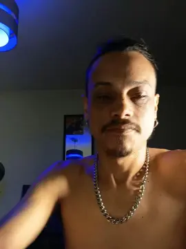 Cam4 Live Sex of villanocat