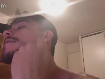 Cam4 Free Live Porn of louis3525