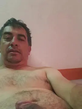 Cam4 Free Live Porn of bern93