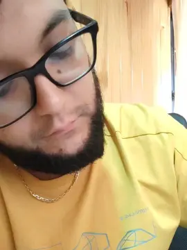 Cam4 Sex Chat of Benjaxxx24