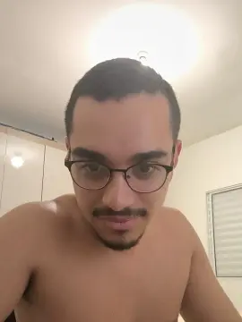 Vermelhox25 from cam4