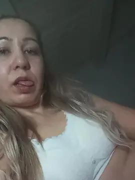 Cam4 Free Live Porn of Valy90