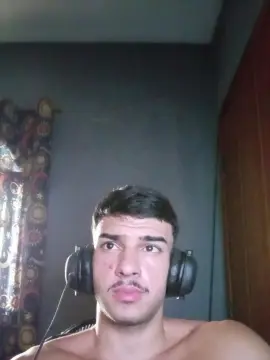 Cam4 Free Live Porn of robsonhaha