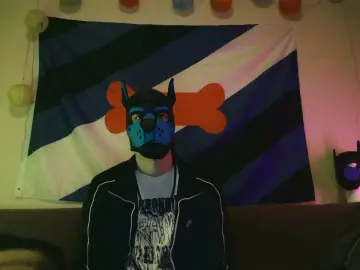 Cam4 Live Sex Cam of Pup_Hunter_1987