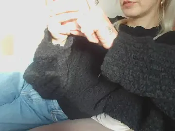 Cam4 Watch Live Sex Cams of olyxx