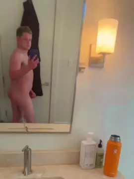 Cam4 Sex Cam of CuriousFratBoi