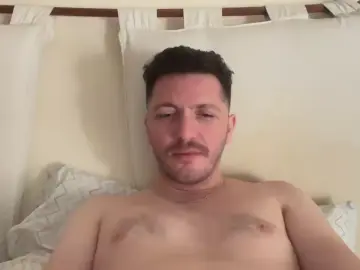 Cam4 Free Live Porn of hernanbenz