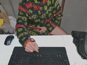 Cam4 Live Porn of hucho40