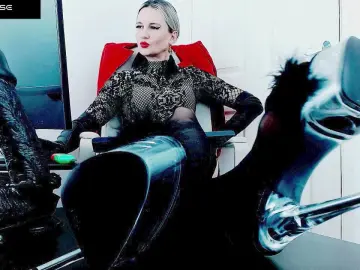 Cam4 Live Sex of FEMDOMFEETS