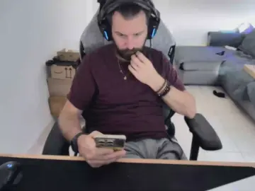 Cam4 Free Live Porn of moi92160