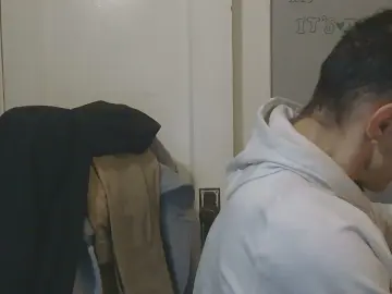 Cam4 Free Live Porn of THESHU77