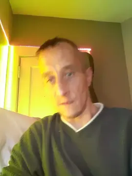 Cam4 Free Live Porn of THESHU77