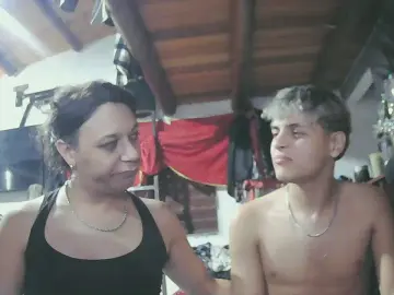 Cam4 Watch Live Sex Cams of tommmy32