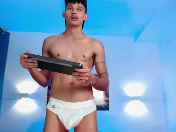 Cam4 Live Sex of KamiSuarez