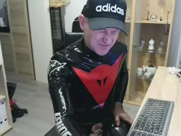 Cam4 Live Sex Cam of Gay_Rubber