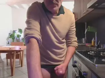 Cam4 Sex Cam of AndreaCapote