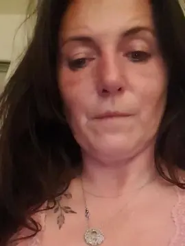 Cam4 Adult Video Chat of Desiree1951