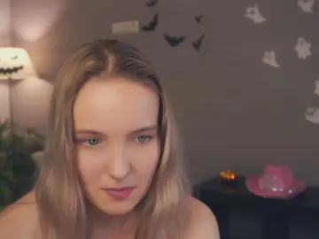 Cam4 Live Sex of MitzieParonto