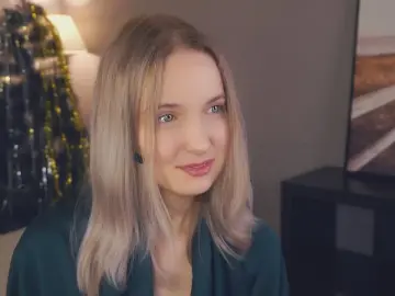 Cam4 Nude Webcam of MitzieParonto