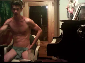 Cam4 Sex Chat of PianoTobe