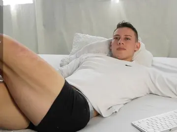 Cam4 Private Sex Chat of Latino_Milk_99