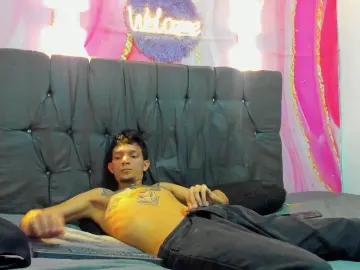 Cam4 Free Live Porn of Straight_Guy22